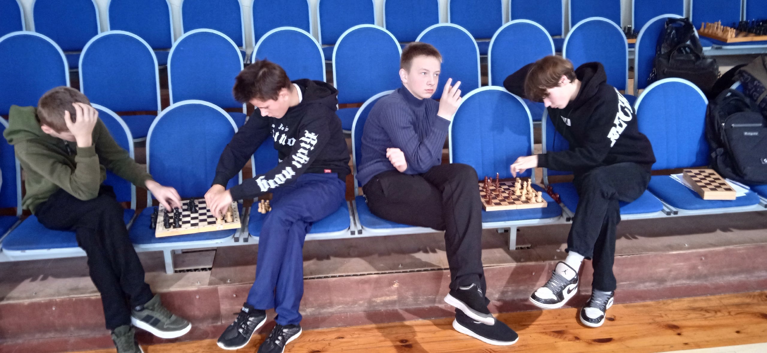 Соревнования по игре в шахматы.